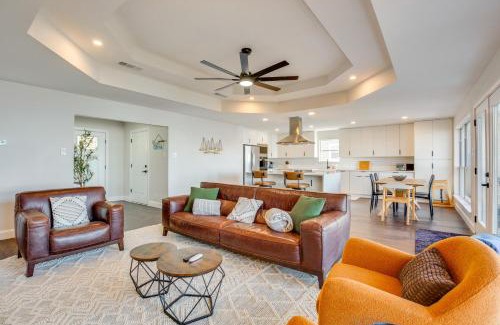 Gun Barrel City House | Dock and Fire Pit Lakefront Gun Barrel City Getaway