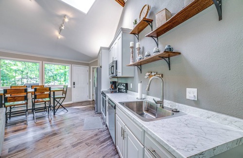 Gilbertsville House | Dock & Deck at Kentucky Lake Family Retreat!