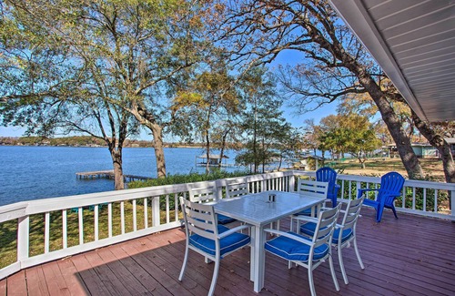Enchanted Oaks House | Dock & Fire Pit: Lakefront Cedar Creek Home!