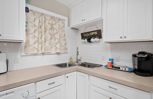 Key Allegro House | Dock Holiday ~ Amazing Casa Allegro First Floor Condo