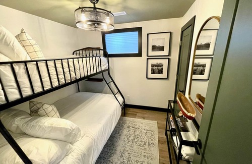 Utterson Ski Chalet | Dock of the Bay Cottage
