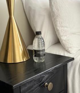Cubitt Town Apartment | Dockside Charm by Halisi
