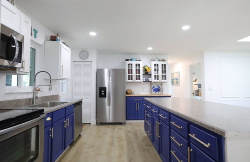 Palm Harbor House | Dockside Nautical Nook - a dog friendly coastal retreat, 10 min from the beach