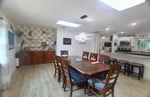 Palm Harbor House | Dockside Nautical Nook - a dog friendly coastal retreat, 10 min from the beach
