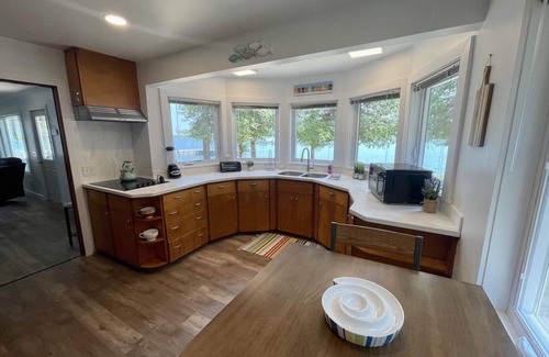 Drummond House | Dockside on Drummond Island