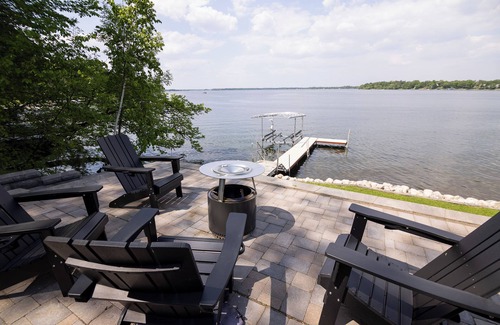 Alexandria House | Dockside on Lake Le Homme Dieu - Prime access to Alexandria Chain of lakes