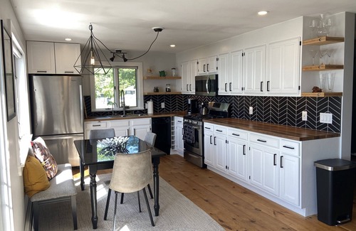 Cushing House | Dockside Retreat!