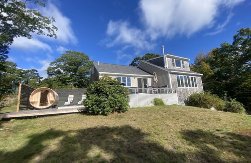 Cushing House | Dockside Retreat!