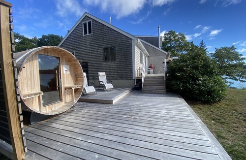 Cushing House | Dockside Retreat!