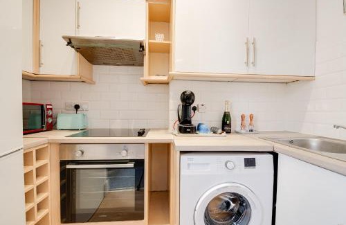 Portsmouth Apartment | Dockyard Hideaway Nr Gunwharf Quays