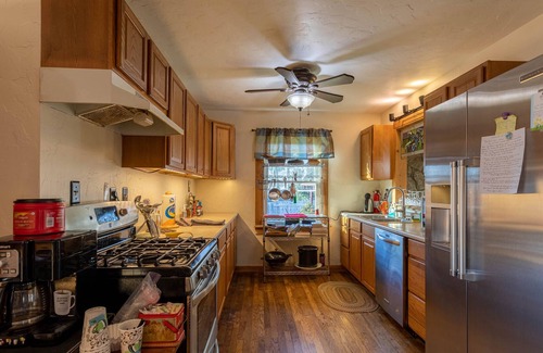 Elk Park House | Docs Cabin - private home with hot tub, foosball near Beech