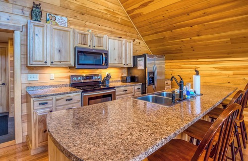 Rangeley House | Dodge Lodge - Newly renovated home right on Dodge Pond
