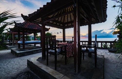 Mushroom Bay House | Dodol Lembongan Cliff Sunset