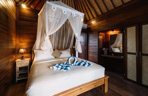 Mushroom Bay House | Dodol Lembongan Cliff Sunset