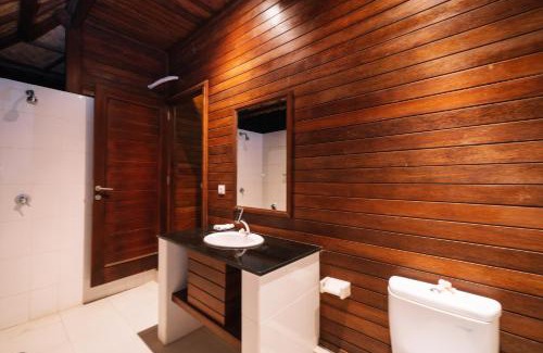 Mushroom Bay House | Dodol Lembongan Cliff Sunset