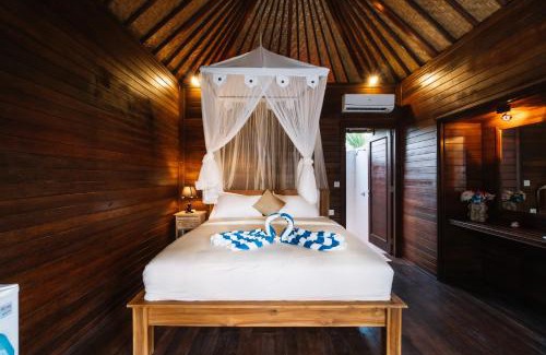 Mushroom Bay House | Dodol Lembongan Cliff Sunset