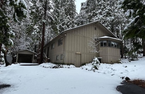 Twain Harte House | Doe’s Den – Cozy Lake-Access Retreat in Twain Harte 🏡🌲