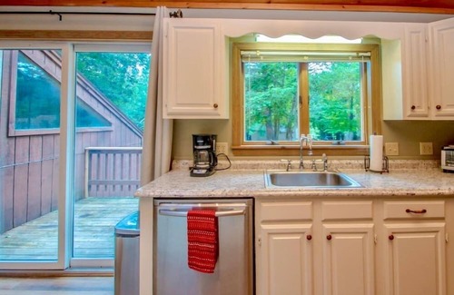 Birch Hill House | Dog and Family Friendly with Game Room