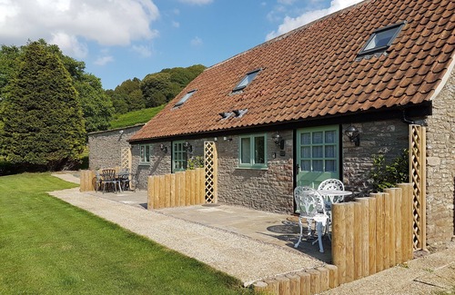 Tickenham House | Dog & family friendly 2 bed barn conversion in country setting