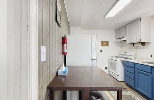 Eagle River House | Dog & Family-Friendly Home w/Free WiFi, Full Kitchen, Flatscreen TV -near lakes