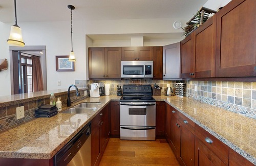 Sun Peaks Condo | Dog-friendly, 3 bedroom ski-in/ski-out end unit