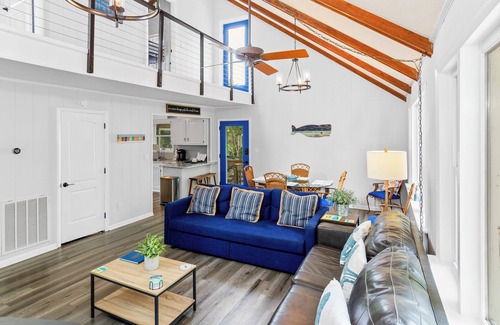 Emerald Isle House | Dog-Friendly 3 BR Cottage w/Fenced Yard, Screened Porch, Decks & Ocean Access