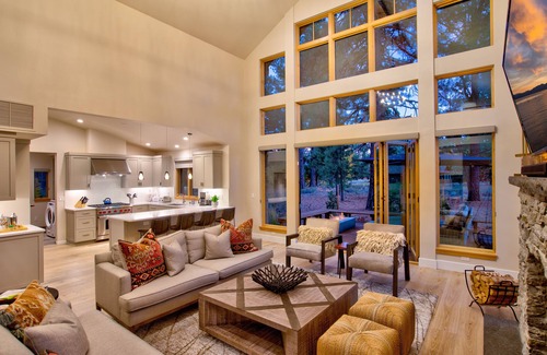 Truckee House | Dog-Friendly 4BD Mountain Modern Home At Old Greenwood!
