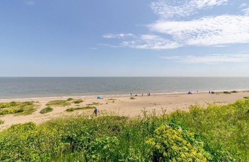 Pakefield House | Dog friendly 6 berth caravan with decking close to Pakefield beach ref 68106CR