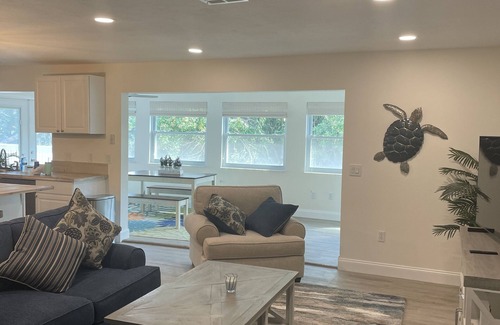 Whitney Beach House | DOG FRIENDLY and PERFECT LBK LOCATION