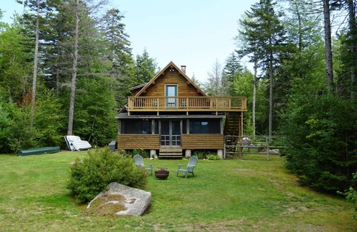 Sullivan Cabin | Dog-Friendly Autumn Retreat- Hike Relax, Repeat!