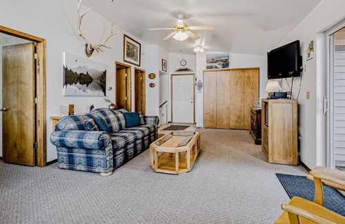 Worley House | Dog-Friendly Bayfront Home w/ Free WiFi, Two Large Decks, Private Dock, & Beach