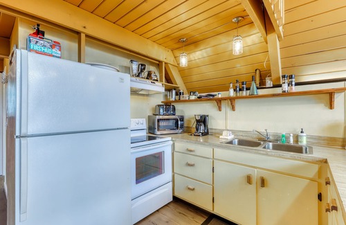 Anacortes Cabin | Dog-friendly beachfront home with firepit & breathtaking water views