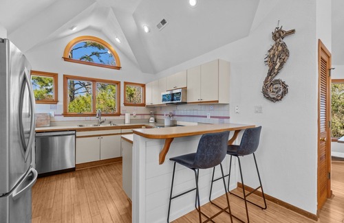 Monteray Shores House | Dog Friendly beachhome with own pool &hot tub view of sound 5min walk from beach