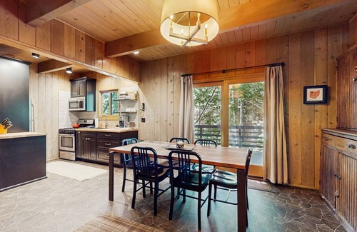 Arrowhead Villas House | Dog-friendly cabin near lake with large deck and great location