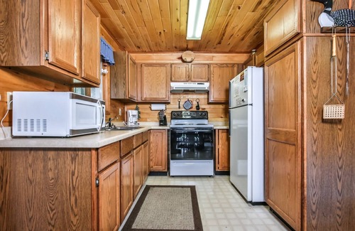 St Germain House | Dog Friendly Cabin on 6 Private Acres on Little Saint Germain Lake!