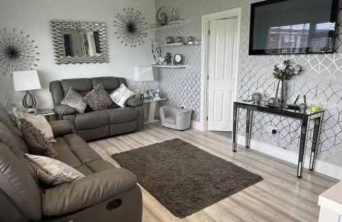 Great Yarmouth House | Dog friendly chalet in Hemsby by Winterton Cottages