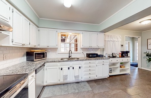 Macon House | Dog-friendly charmer with large yard, sunroom, game room, grill, AC, & W/D