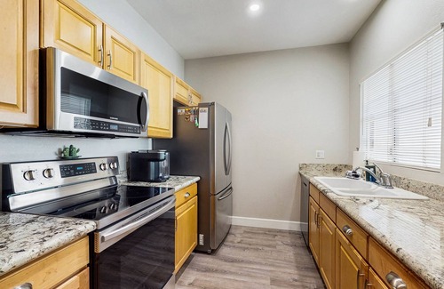 Central Scottsdale Condo | Dog-friendly condo w/shared heated pool, tennis, private W/D, A/C, free WiFi