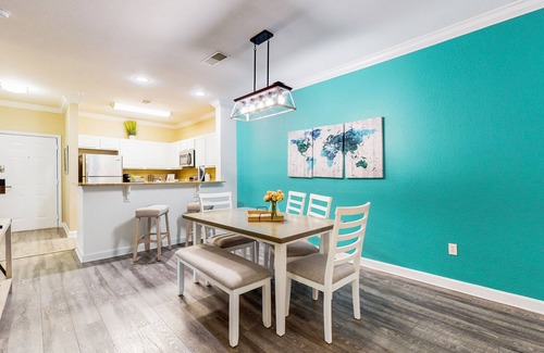 Four Corners Condo | Dog-friendly condo with balcony, pool, W/D, fast WiFi, gym, children’s pool, AC