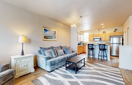 Florence House | Dog-friendly condo with river views, private W/D, full kitchen, & great location