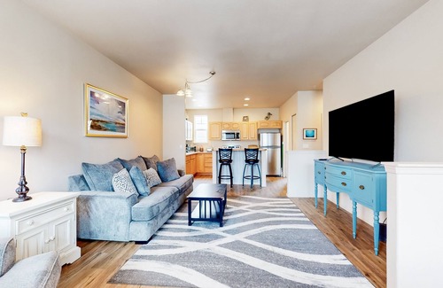 Florence House | Dog-friendly condo with river views, private W/D, full kitchen, & great location