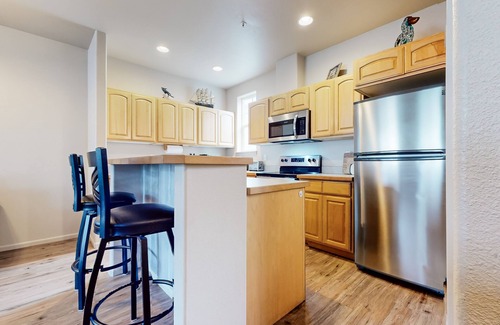 Florence House | Dog-friendly condo with river views, private W/D, full kitchen, & great location
