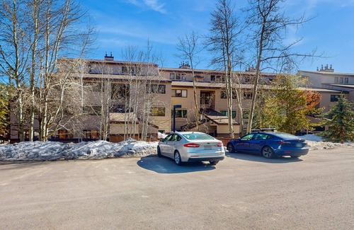 Keystone Condo | Dog-Friendly Condo with Mountain Views, a Shared Indoor Pool, & a Hot Tub