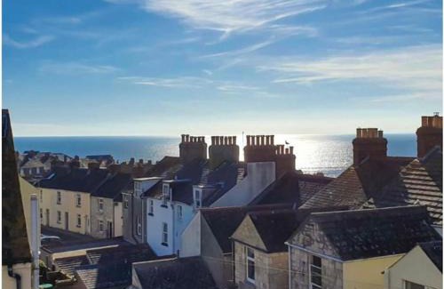 Portland House | Dog Friendly, Cosy Coastal Cottage, Sea Views
