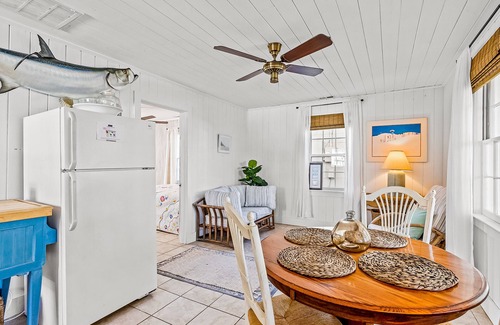 Atlantic Beach Cottage | Dog-friendly cottage minutes to beach with patio, grill, washer/dryer, & AC