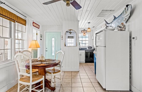 Atlantic Beach Cottage | Dog-friendly cottage minutes to beach with patio, grill, washer/dryer, & AC