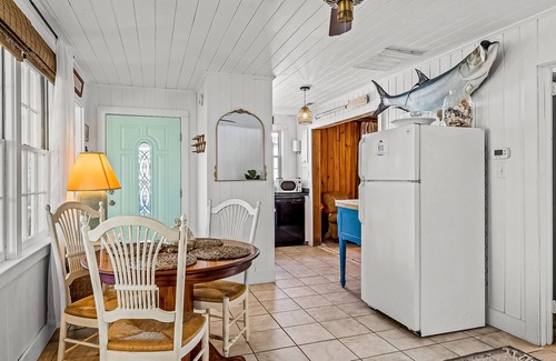 Atlantic Beach Cottage | Dog-friendly cottage minutes to beach with patio, grill, washer/dryer, & AC