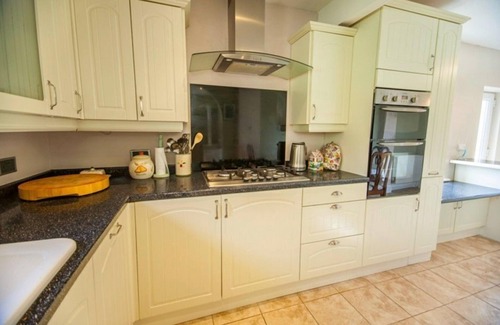 Woolacombe Cottage | Dog friendly cottage with short drive to beach
