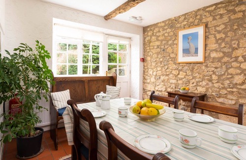 Axminster Cottage | Dog friendly cottage set in private grounds and located in an Area of Outstanding Natural Beauty