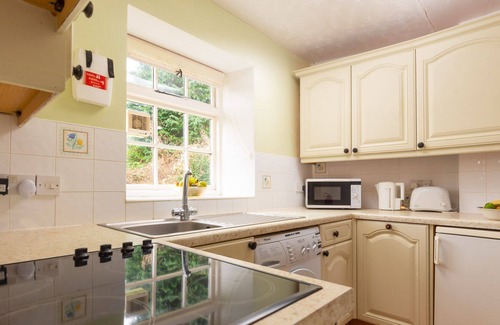 Axminster Cottage | Dog friendly cottage set in private grounds and located in an Area of Outstanding Natural Beauty